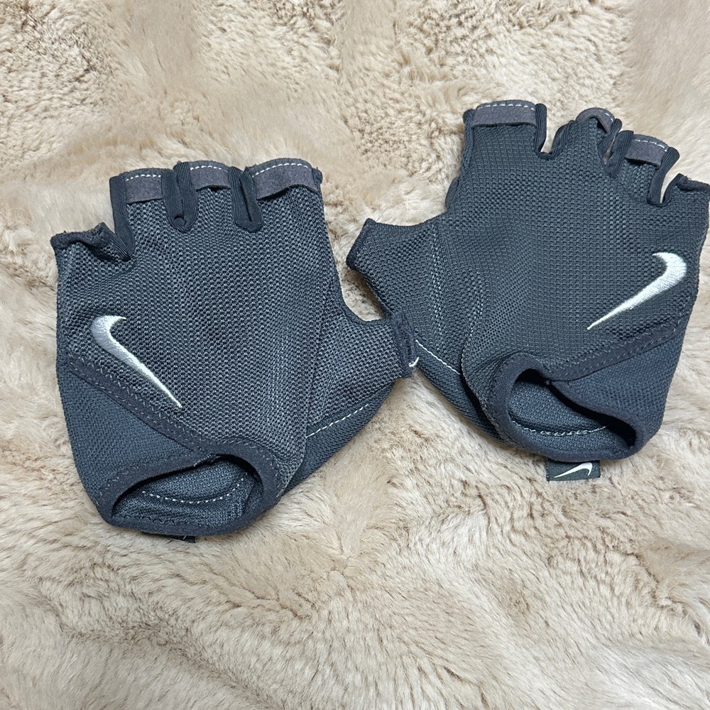 Nike Charcoal Fingerless Training Gloves